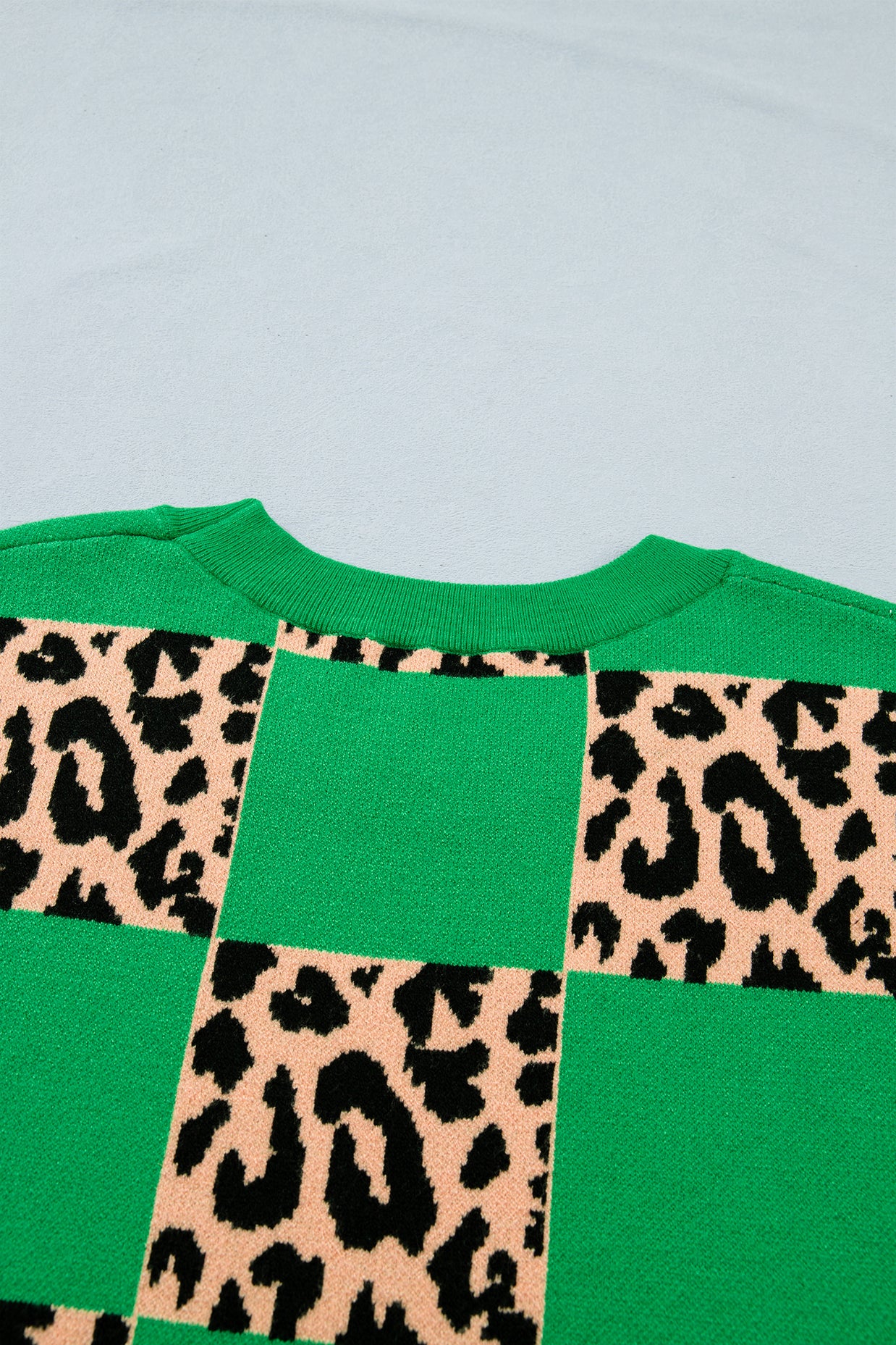 Green Plus Size Leopard Contrasted Checkered Short Sleeve Sweater