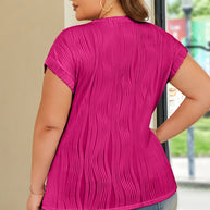Black Solid Color Wavy Textured Plus Size Tee