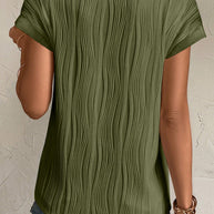 Black Solid Color Wavy Textured Plus Size Tee