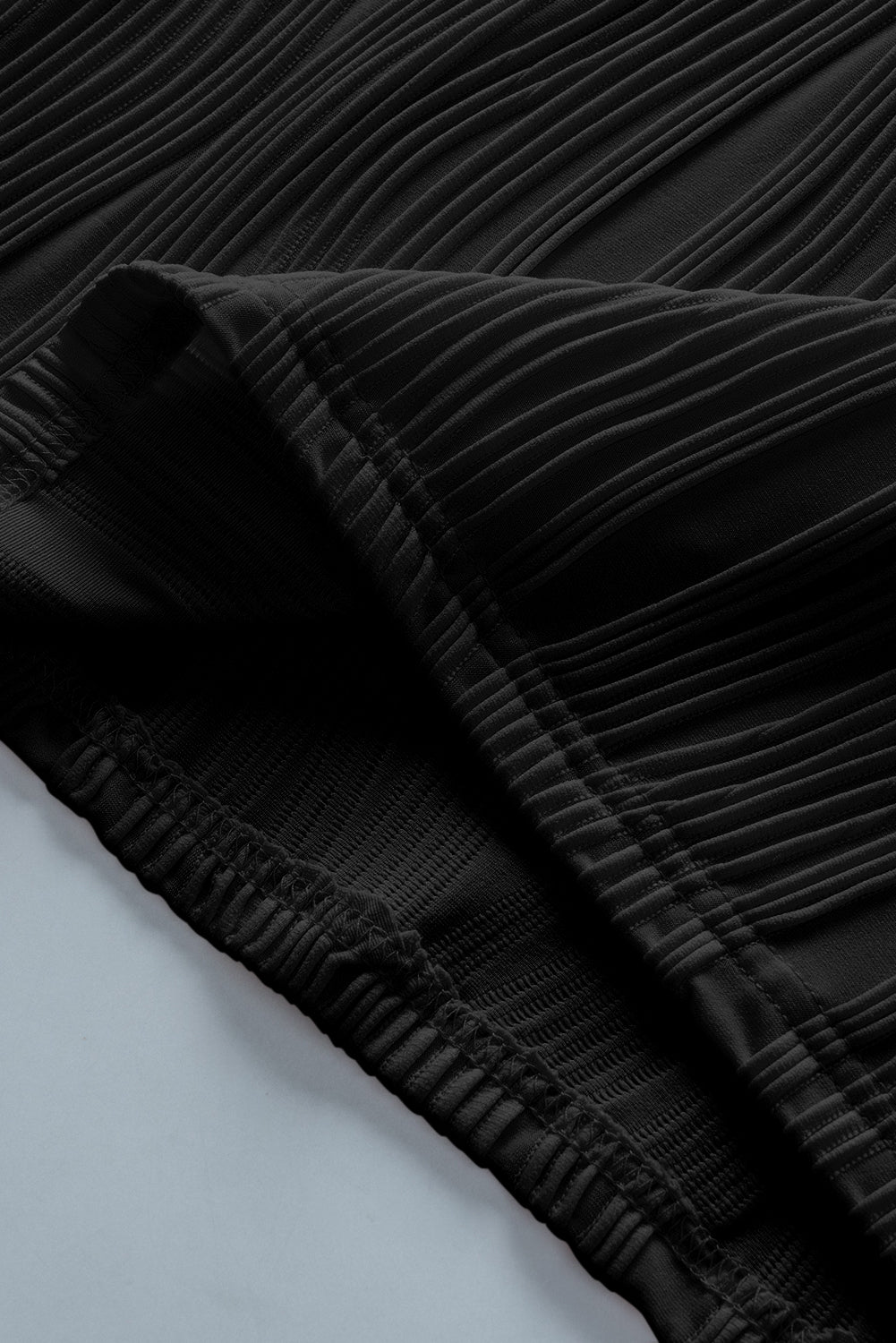 Black Solid Color Wavy Textured Plus Size Tee