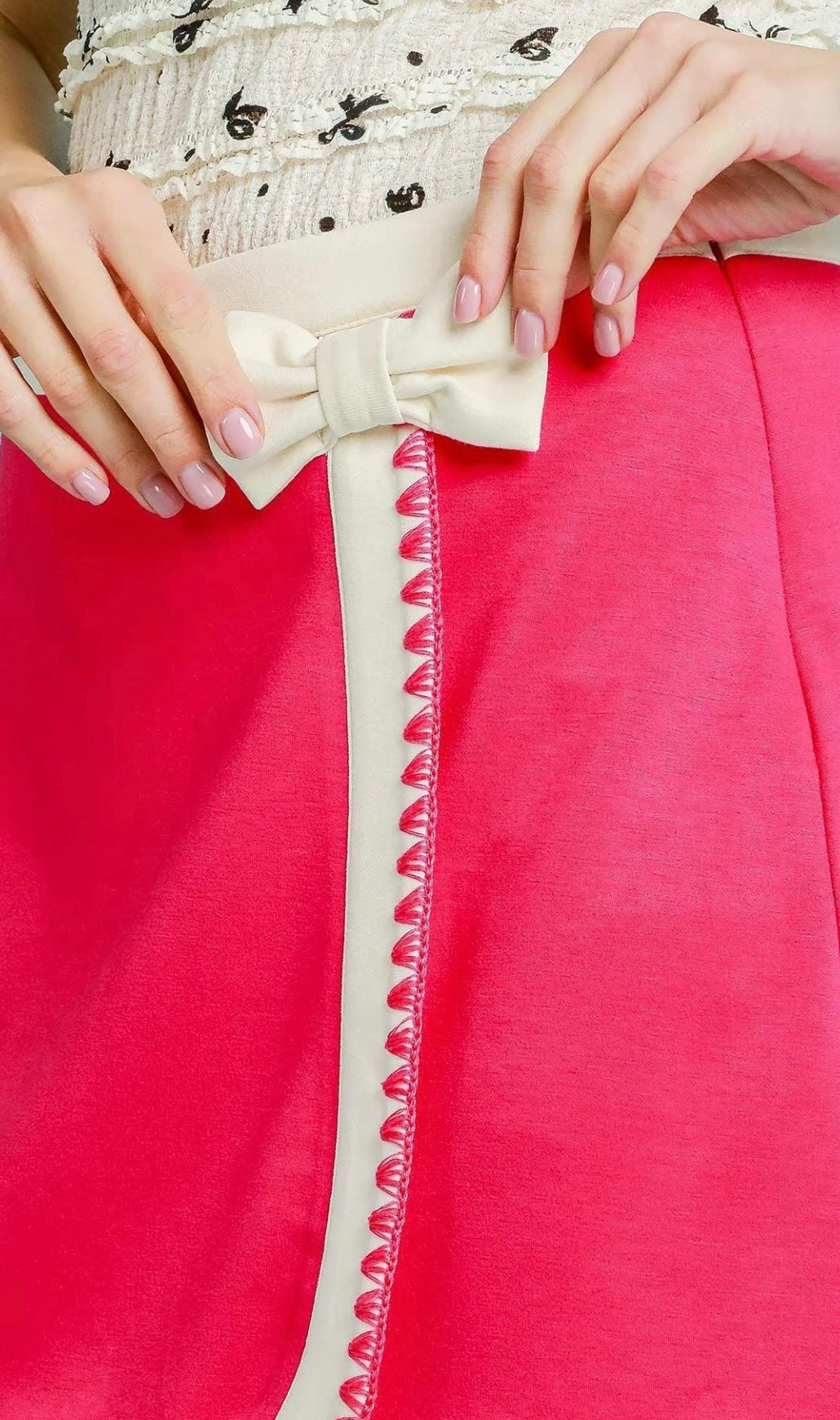 Umgee Chic Contrast Trim Mini Skirt