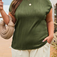 Black Solid Color Wavy Textured Plus Size Tee