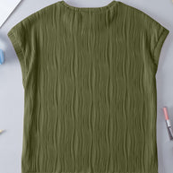 Black Solid Color Wavy Textured Plus Size Tee