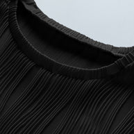 Black Solid Color Wavy Textured Plus Size Tee